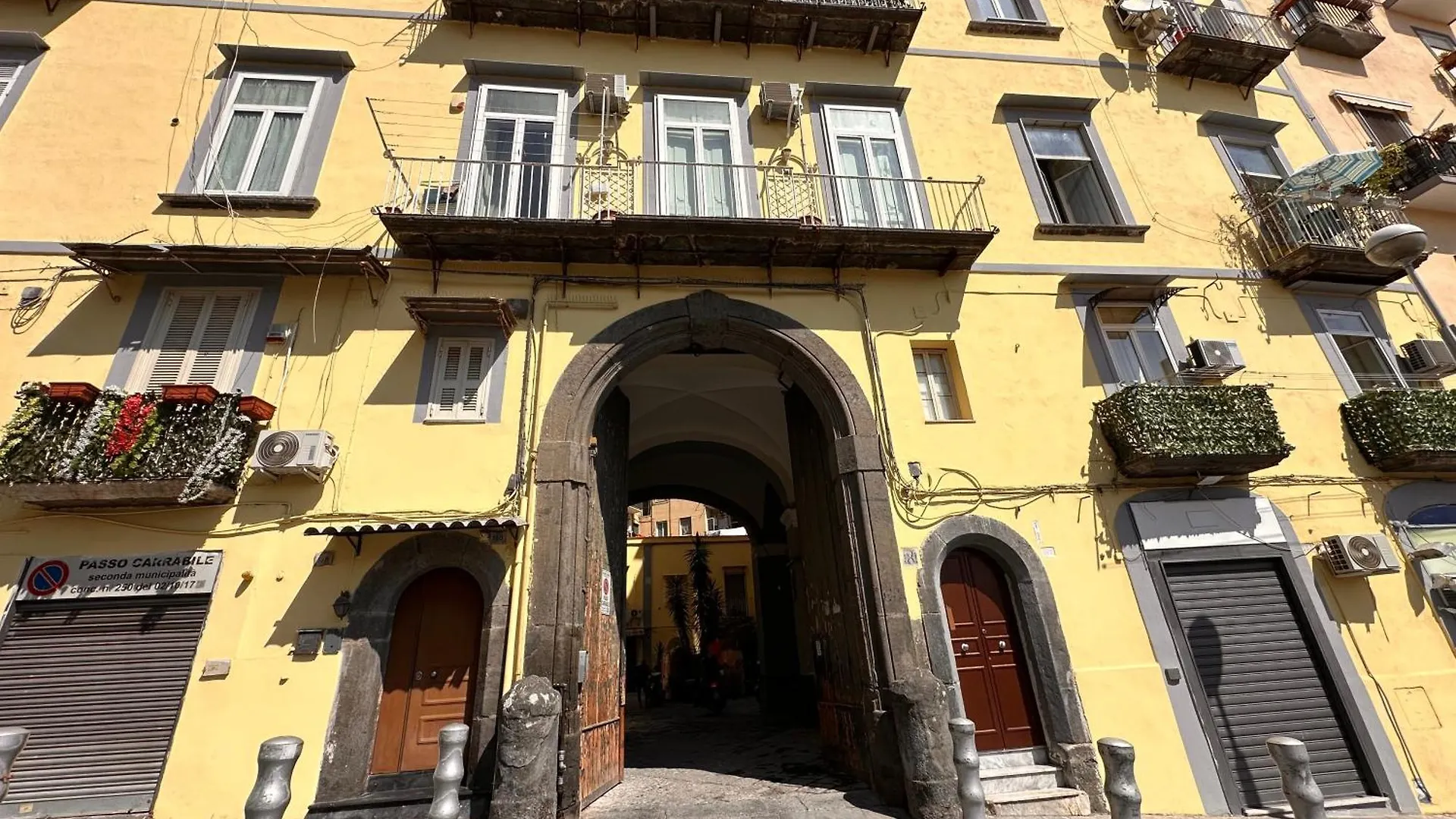 Apartment Casetta 181 - Central Flat In Naples - My Place